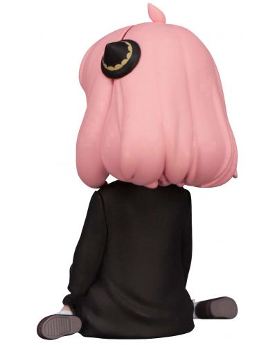 Статуетка FuRyu Animation: Spy x Family - Anya Forger (Sitting on the Floor) (Noodle Stopper), 7 cm - 7