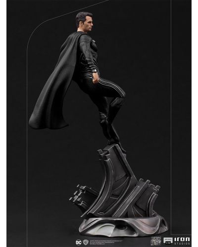 Статуетка Iron Studios DC Comics: Justice League - Black Suit Superman, 30 cm - 6