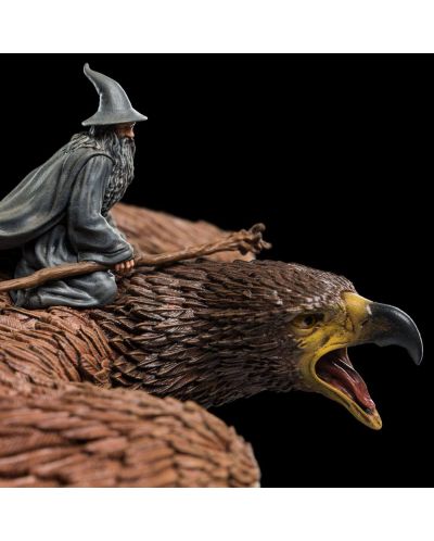 Статуетка Weta Movies: The Lord of the Rings - Gandalf on Gwaihir, 15 cm - 9