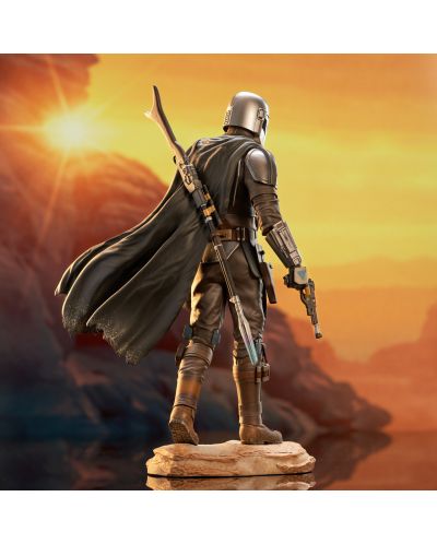 Статуетка Gentle Giant Television: The Mandalorian - The Mandalorian with The Child (Premier Collection), 25 cm - 4