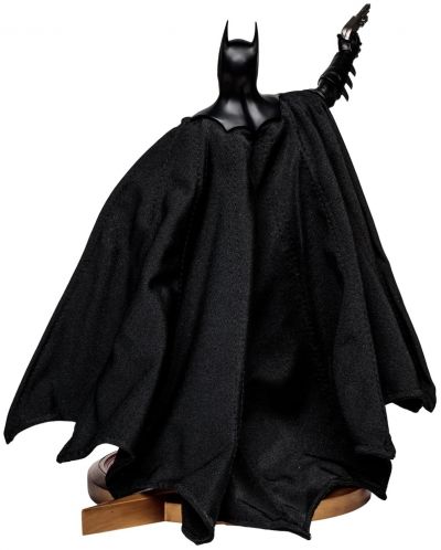 Статуетка DC Direct DC Comics: The Flash - Batman (Michael Keaton), 30 cm - 6