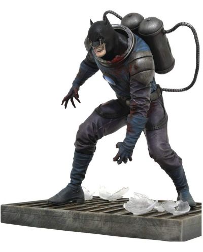 Статуетка Diamond Select DC Comics: Dceased - Batman, 20 cm