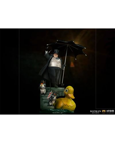 Статуетка Iron Studios DC Comics: Batman - The Penguin (Batman Returns) (Deluxe Version), 33 cm - 6