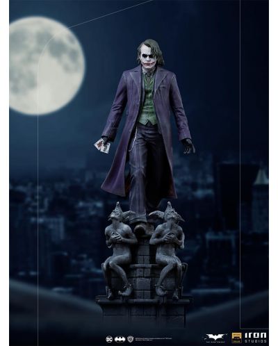 Статуетка Iron Studios DC Comics: Batman - The Joker (The Dark Knight) (Deluxe Version), 30 cm - 11