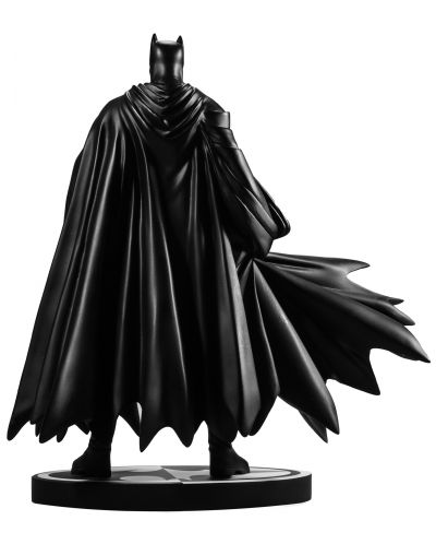 Статуетка McFarlane DC Comics: Batman - Batman (Black & White) (DC Direct) (By Lee Weeks), 19 cm - 4