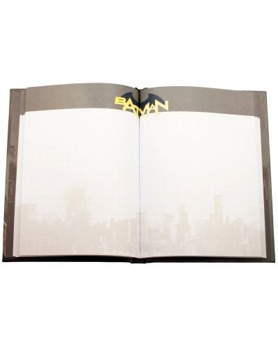 Тефтер SD Toys DC Comics: Batman - Bat Signal, светещ - 2