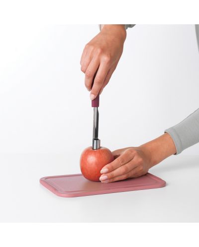 Уред за почистване на ябълки Brabantia - Tasty+, Aubergine Red - 6