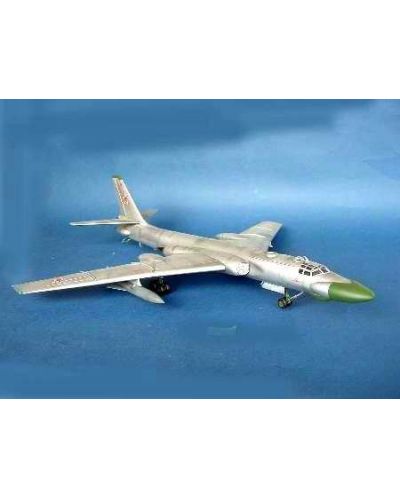 Военен сглобяем модел - Съветски бомбардировач Ту-16K-10 /TU-16K-10/ &quot;Badger C&quot;