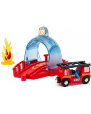 Игрален комплект Brio Smart Tech - Тунел и пожарен вагон -1