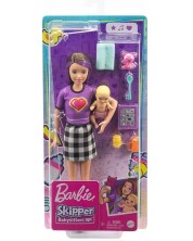 Игрален комплект Barbie Skipper - Барби детегледачка с лилави кичури и блуза със сърце -1