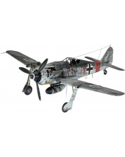 Сглобяем модел Revell Военни: Самолети - Sturmbock Fw190 A-8/R-2 -1