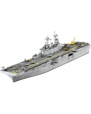 Сглобяем модел Revell Военни: Кораби - Американски щурмови превозвач -1