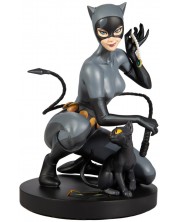 Статуетка DC Direct DC Comics: Batman - Catwoman (by Stanley Artgerm Lau), 19 cm