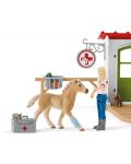 Комплект аксесоари Schleich Farm World - Ветеринарен кабинет с животни - 3t