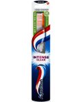 Aquafresh Четка за зъби Intense clean, medium - 1t