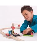 Детски дървен комплект Bigjigs - Влаков кран с магнитна макара - 7t