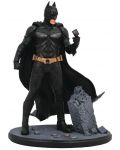 Статуетка Diamond Select DC Comics: Batman - Christian Bale (The Dark Knight), 23 cm - 1t