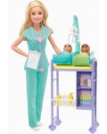 Игрален комплект Mattel Barbie - Барби педиатър с руса коса и две кукли - 2t