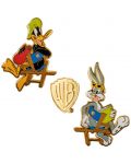 Комплект значки CineReplicas Animation: Looney Tunes - Bugs and Daffy at Warner Bros Studio (WB 100th) - 1t