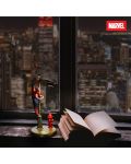 Лампа Paladone Marvel: Spider-Man - Spidey on Lamp, 33 cm - 5t