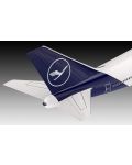 Сглобяем модел Revell Съвременни: Самолети - Boeing 747-8 Lufthansa - 2t