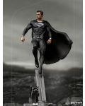 Статуетка Iron Studios DC Comics: Justice League - Black Suit Superman, 30 cm - 10t