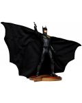 Статуетка DC Direct DC Comics: The Flash - Batman (Michael Keaton), 30 cm - 3t