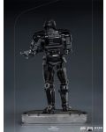Статуетка Iron Studios Television: The Mandalorian - Dark Trooper, 24 cm - 8t