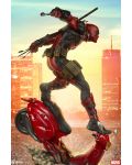 Статуетка Sideshow Collectibles Marvel: Deadpool - Deadpool (Premium Format), 52 cm - 2t
