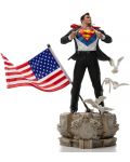 Статуетка Iron Studios DC Comics: Superman - Clark Kent (Deluxe Version), 29 cm - 1t