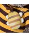 Плюшена играчка Budi Basa - Коте Басик с тениска с пчеличка, 19 cm - 4t