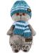 Плюшена играчка Budi Basa - Коте Басик, със синя плетена шапка и шал, 25 cm - 1t