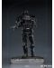 Статуетка Iron Studios Television: The Mandalorian - Dark Trooper, 24 cm - 8t