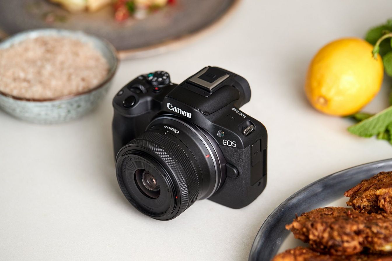     Mirrorless camera Canon EOS R50 RF-S 18-45mm f/4.5-6.3 IS STM black