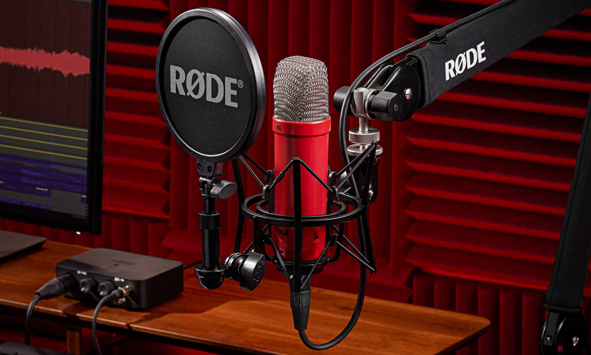Studio condenser microphone Rode - NT1 Signature, Red
