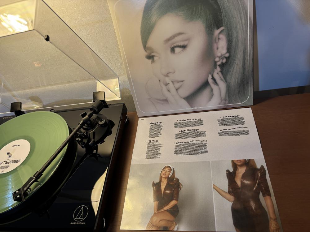 Ariana Grande - Positions (Vinyl) | Ozone.ro